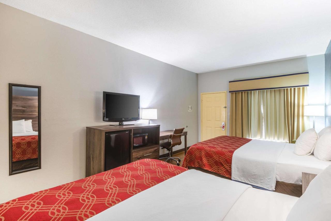 Royal Palms Inn Стокбридж Екстер'єр фото